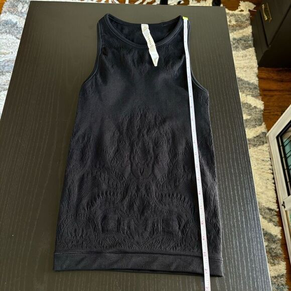 Lululemon seamless tank black size 4 - Picture 4 of 6